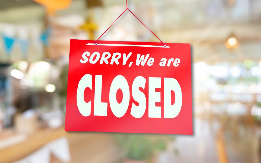 BIG RESTAURANT CHAINS LOOKING AT CLOSING. COULD THIS BE GOOD FOR SMALL, NON-FRANCHISE RESTAURANTS?